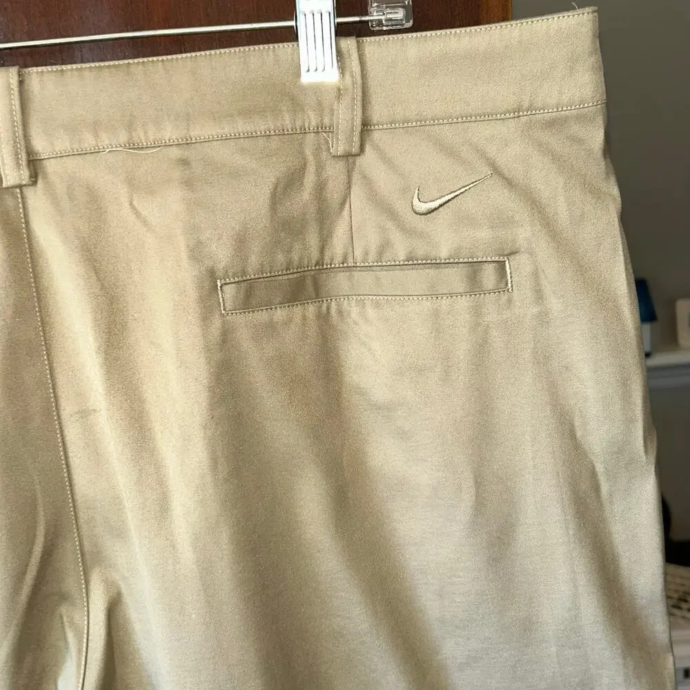Nike Golf Khaki Chino Shorts Fit Dry Size 40 Preppy Casual Performance